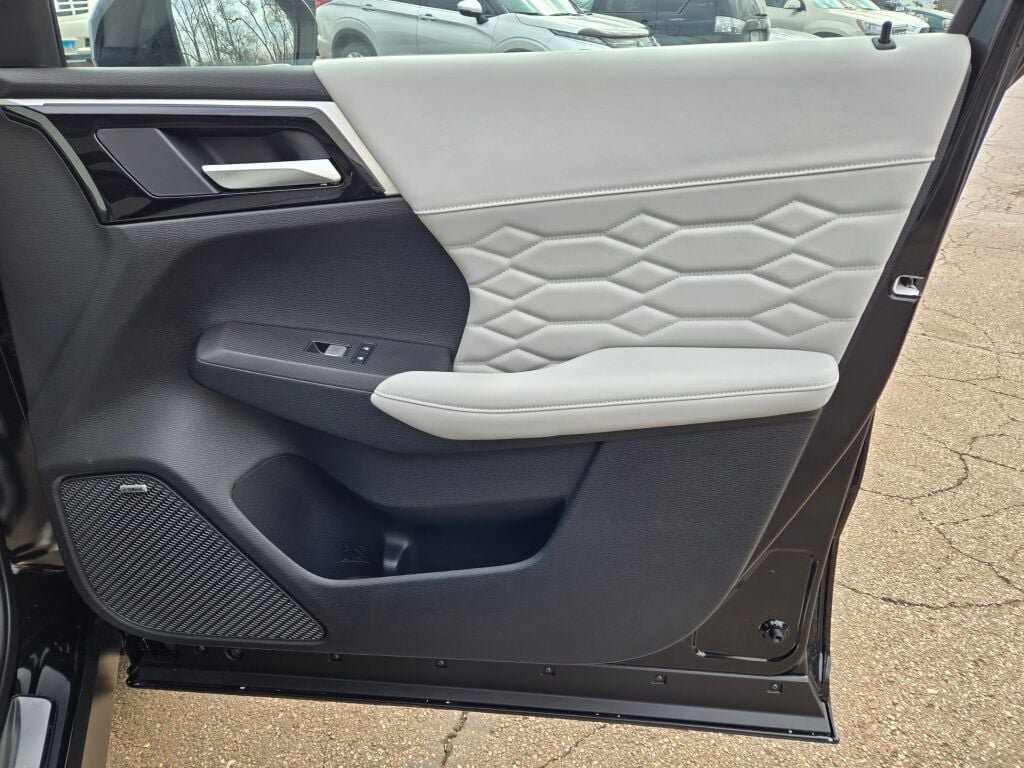 New 2026 Mitsubishi Outlander SEL AWD/4WD image 7