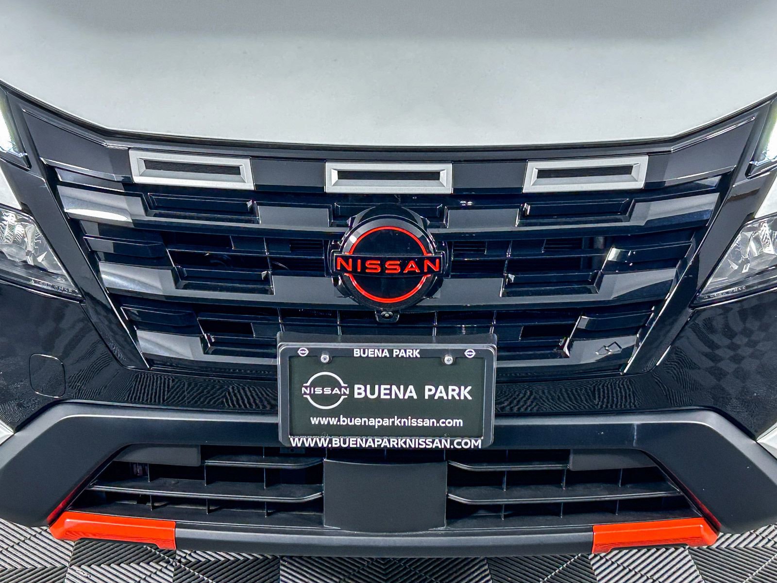 Certified 2025 Nissan Rogue SV image 5