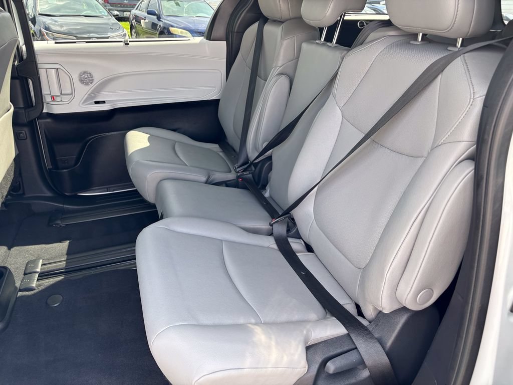 Certified 2026 Toyota Sienna XLE FWD image 45