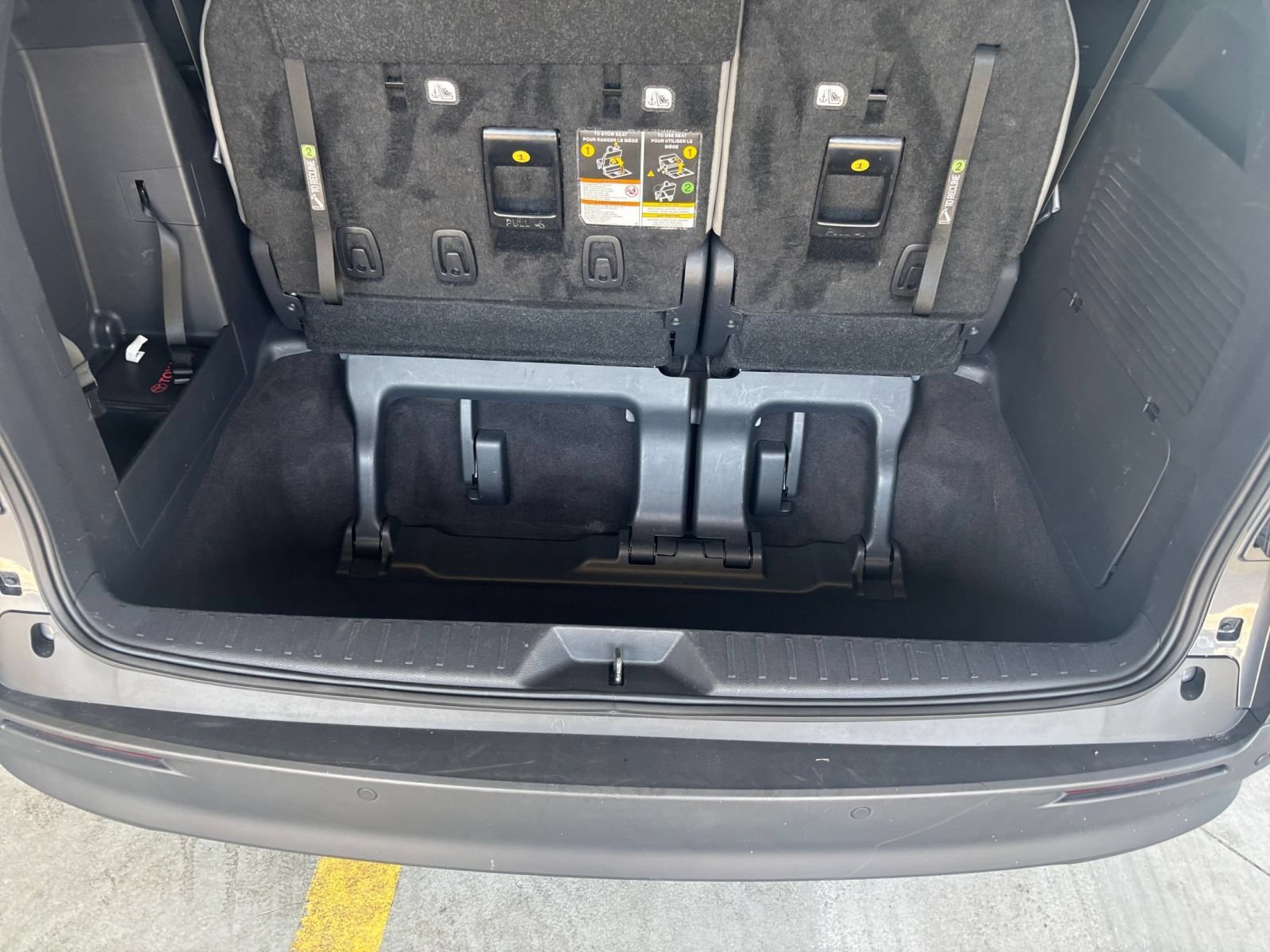 Used 2025 Toyota Sienna XLE FWD image 33