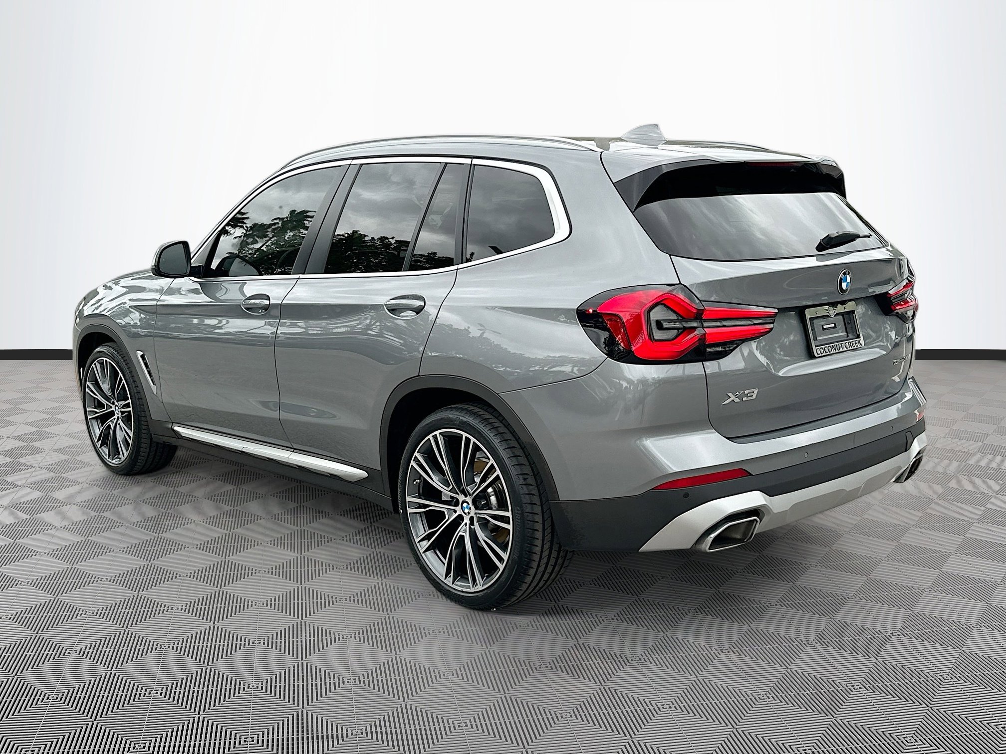 Used 2023 BMW X3 sDrive30i w/ Convenience Package image 5