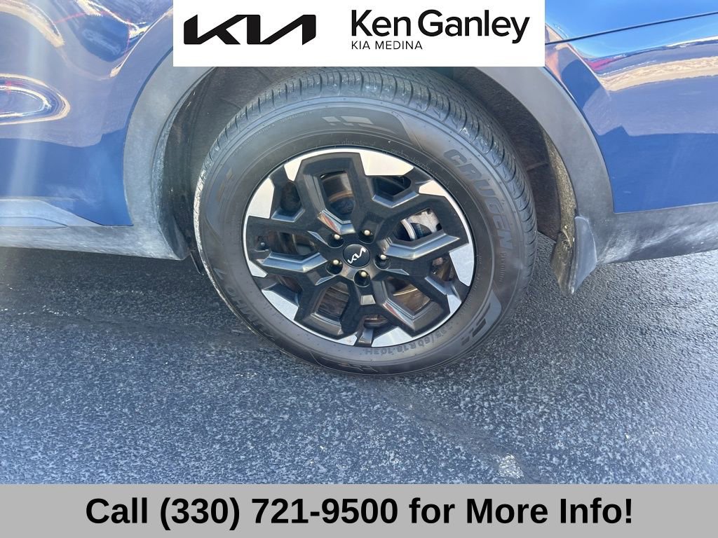 Certified 2025 Kia Sorento S FWD image 24