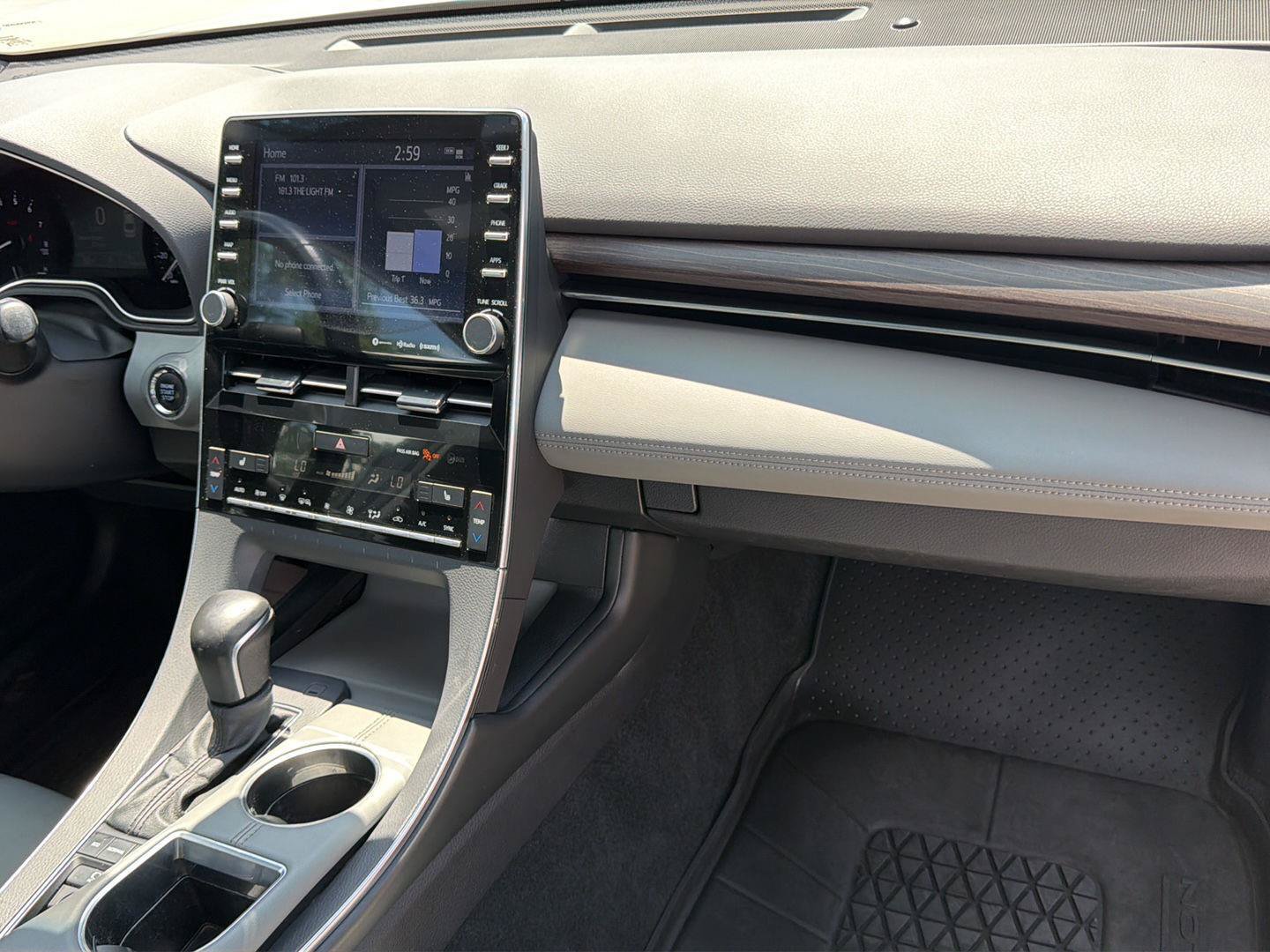 Used 2022 Toyota Avalon XLE w/ Moonroof Package FWD image 42