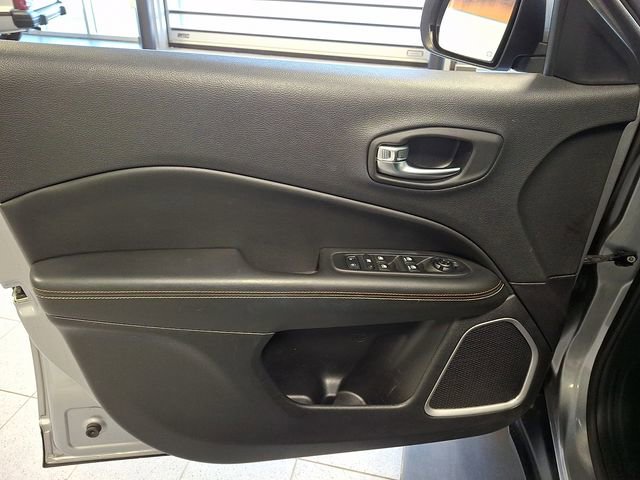 Used 2018 Jeep Compass Latitude w/ Cold Weather Group image 12