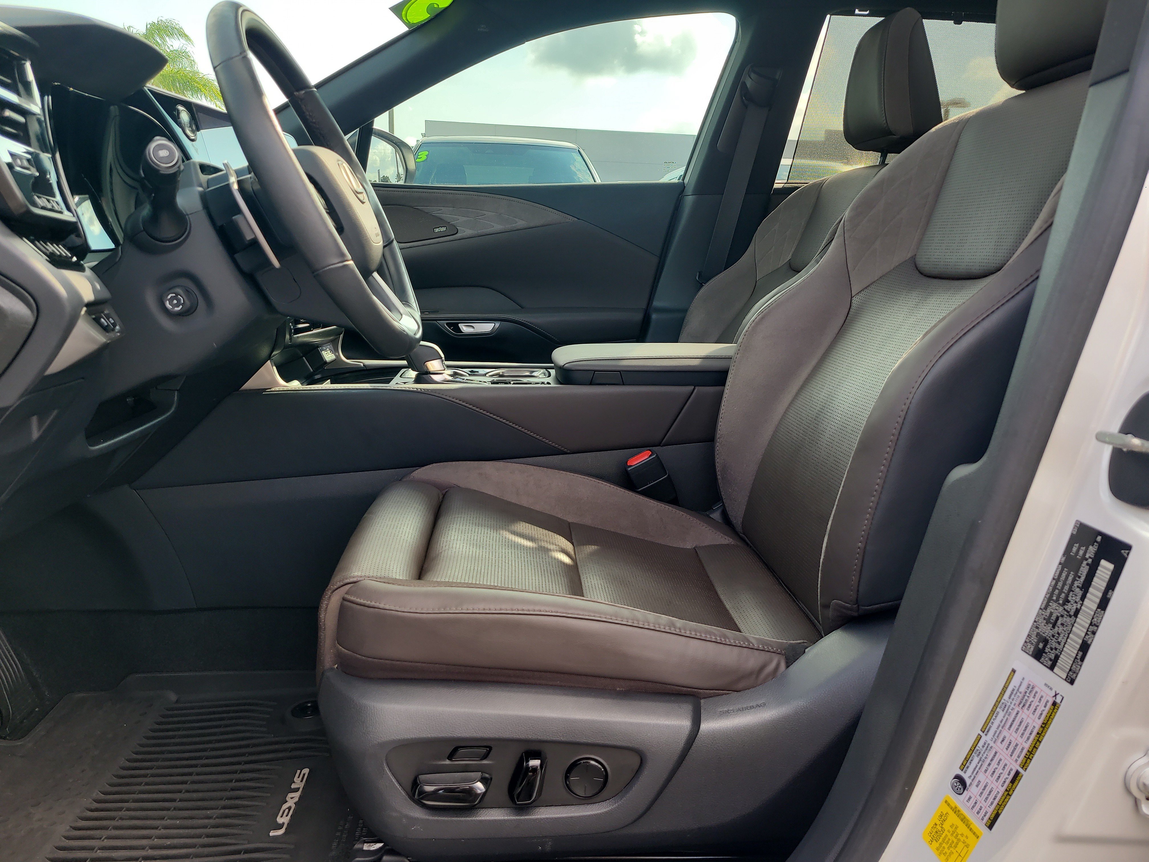 Used 2023 Lexus RX 350 FWD w/ Accessory Package (Z1) image 18
