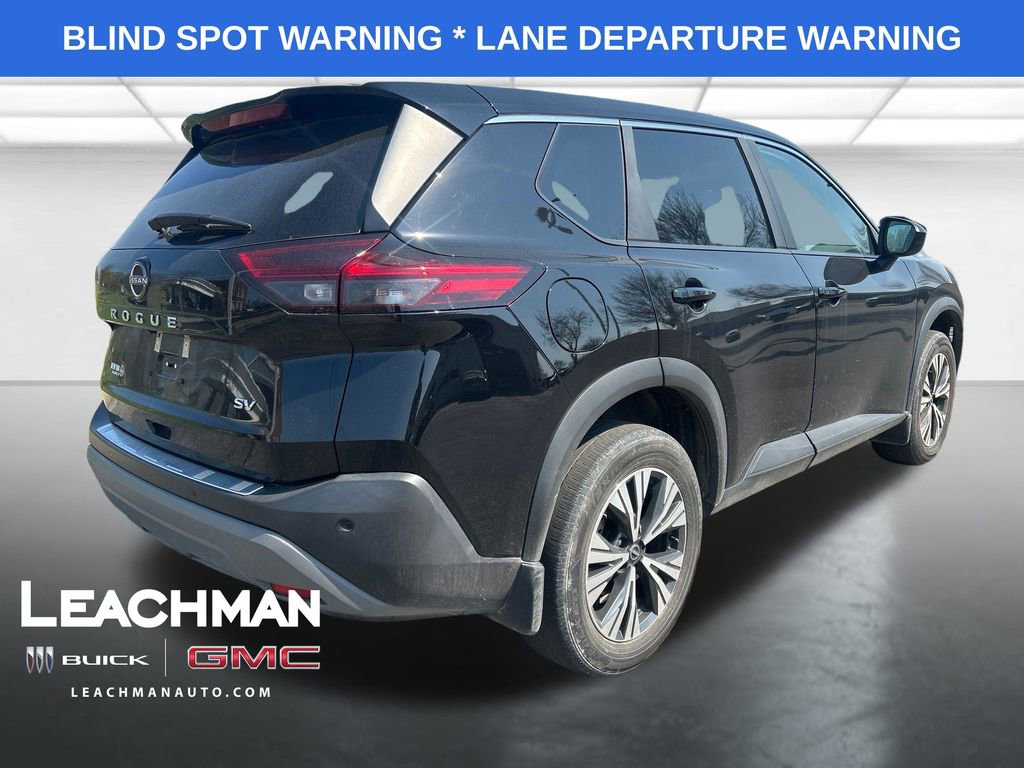Used 2023 Nissan Rogue SV image 3