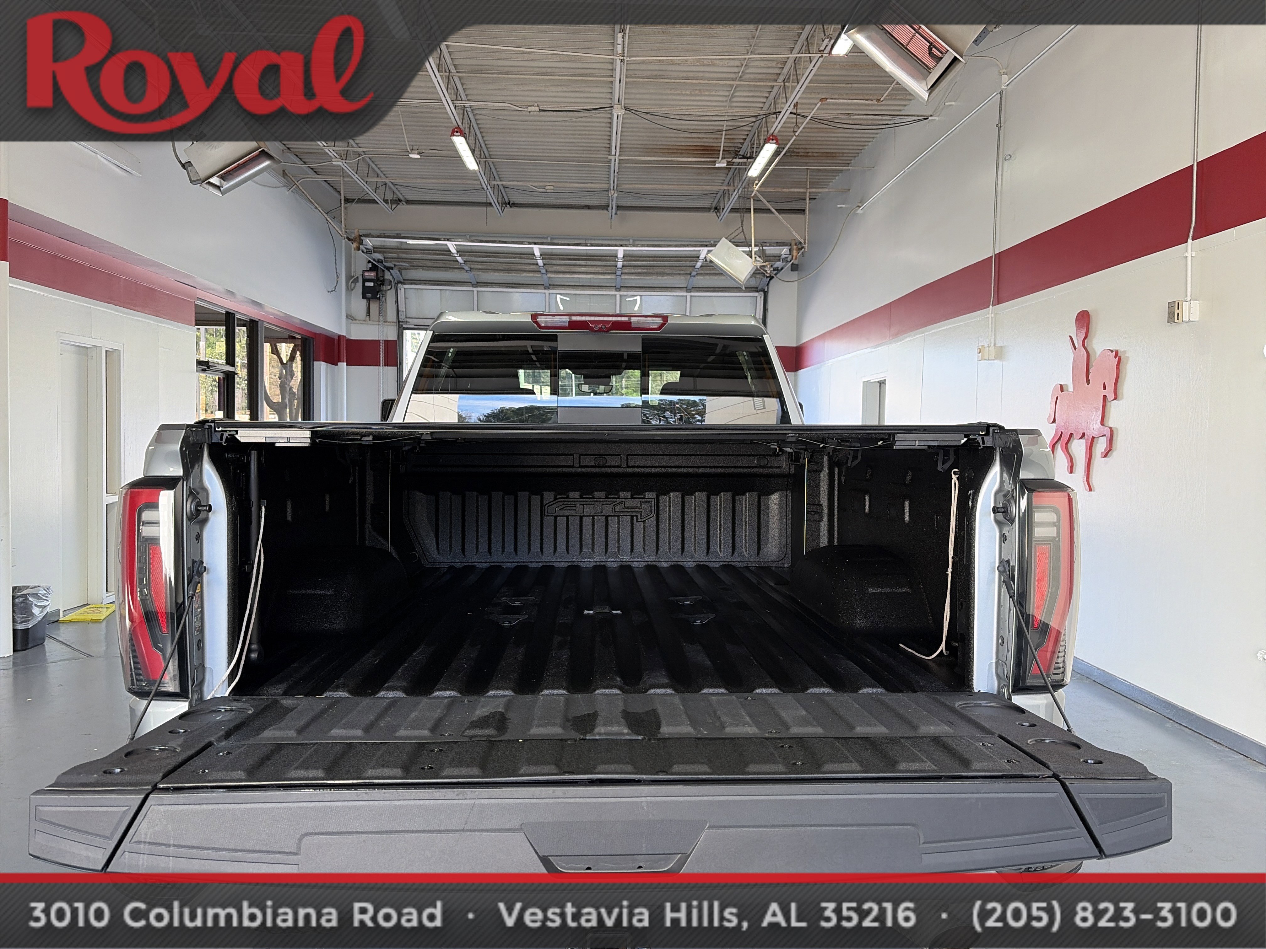 Used 2024 GMC Sierra 3500 AT4 w/ AT4 Premium Plus Package image 4