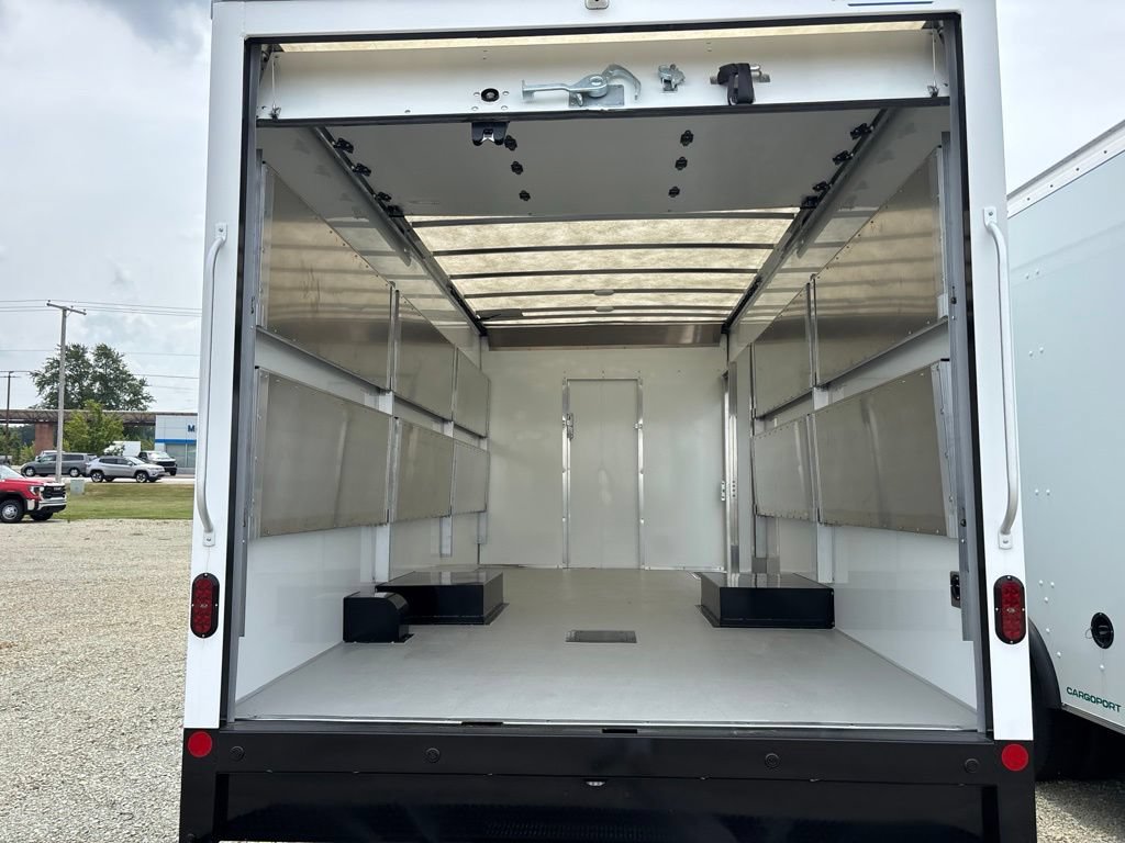 New 2026 Chevrolet Express 4500 w/ Power Convenience Package RWD image 4