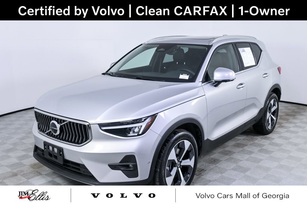 Certified 2025 Volvo XC40 B5 Plus image 1