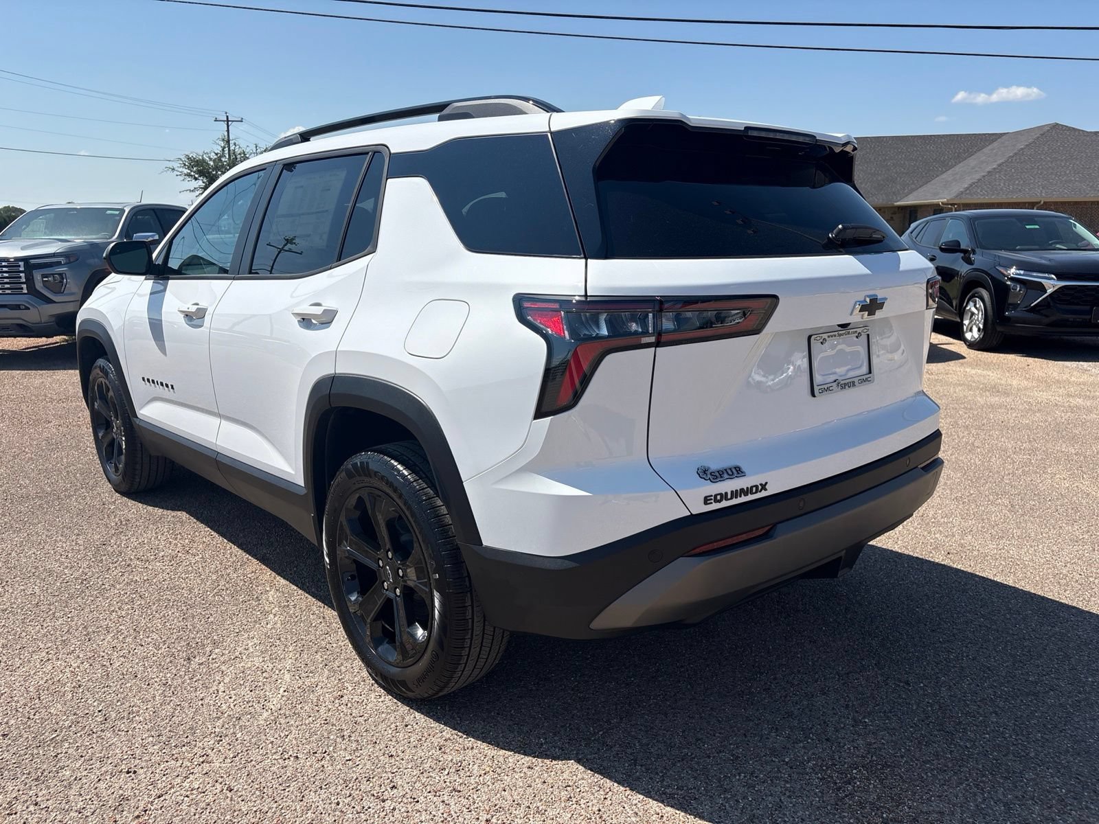 New 2027 Chevrolet Equinox LT w/ Midnight Edition FWD image 4