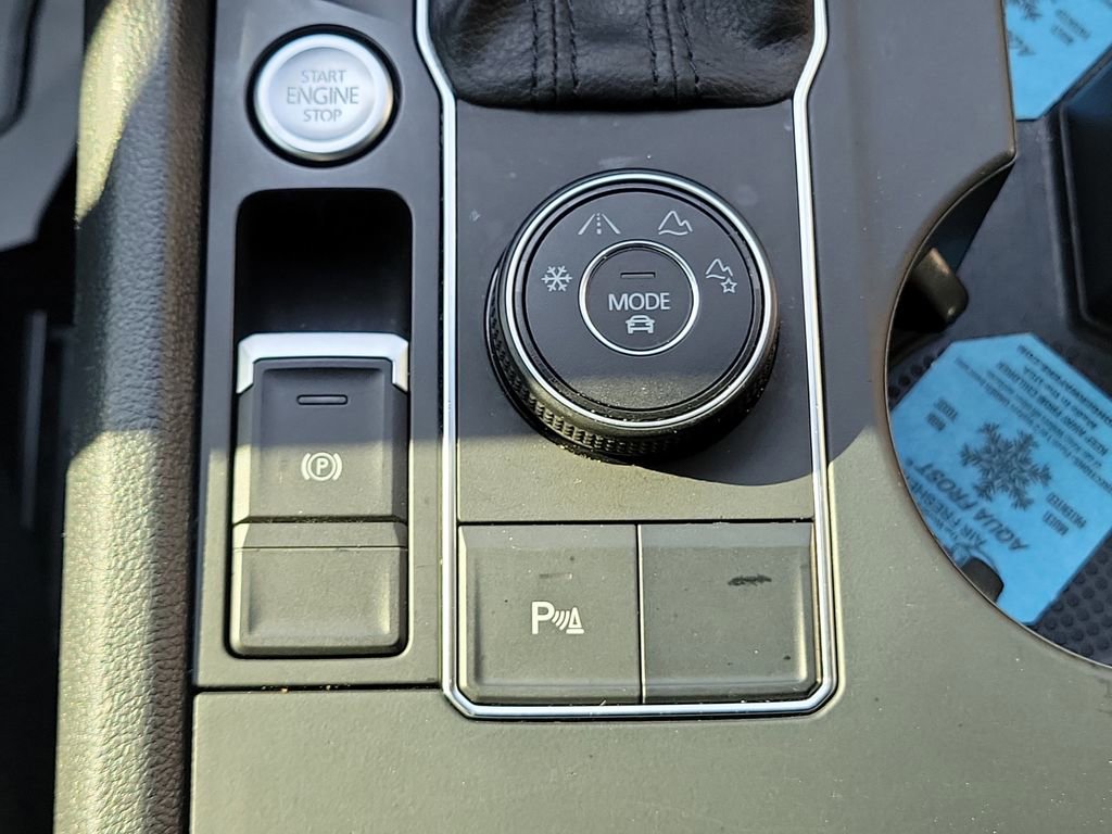 Used 2020 Volkswagen Atlas Cross Sport SE image 33