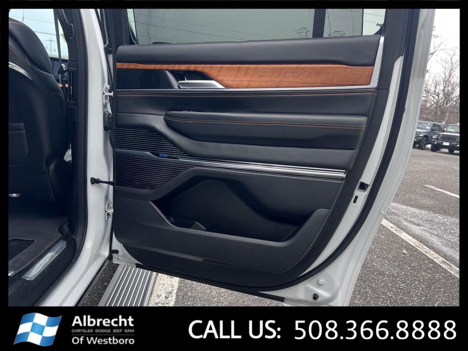 Used 2024 Jeep Grand Wagoneer L Series III image 19