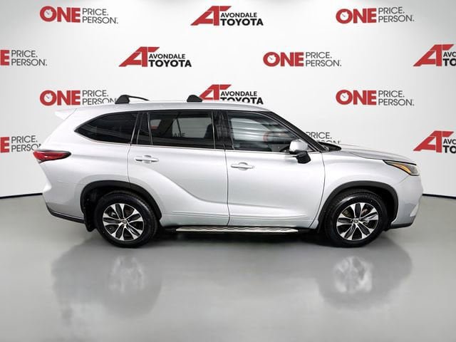 Used 2022 Toyota Highlander XLE FWD image 8