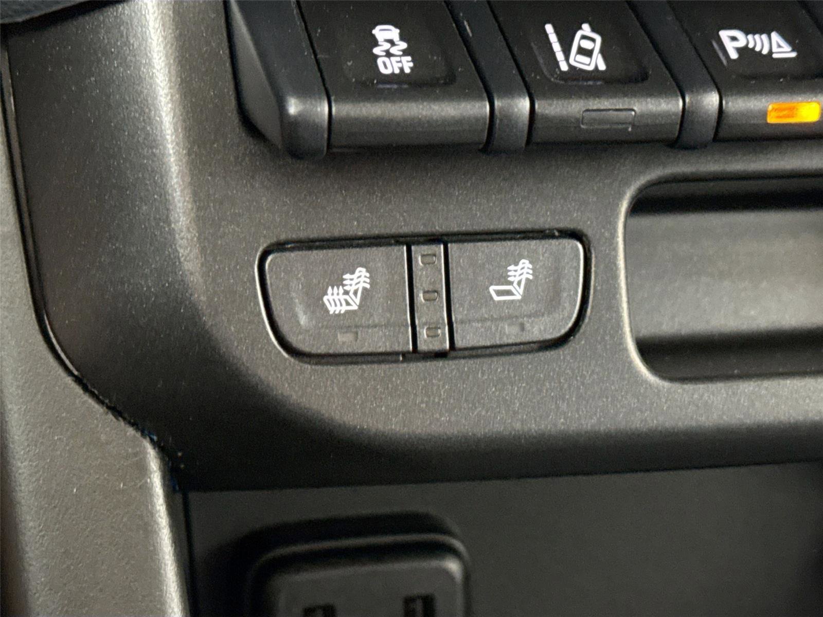 Used 2021 Chevrolet Colorado Z71 w/ Safety Package AWD/4WD image 8