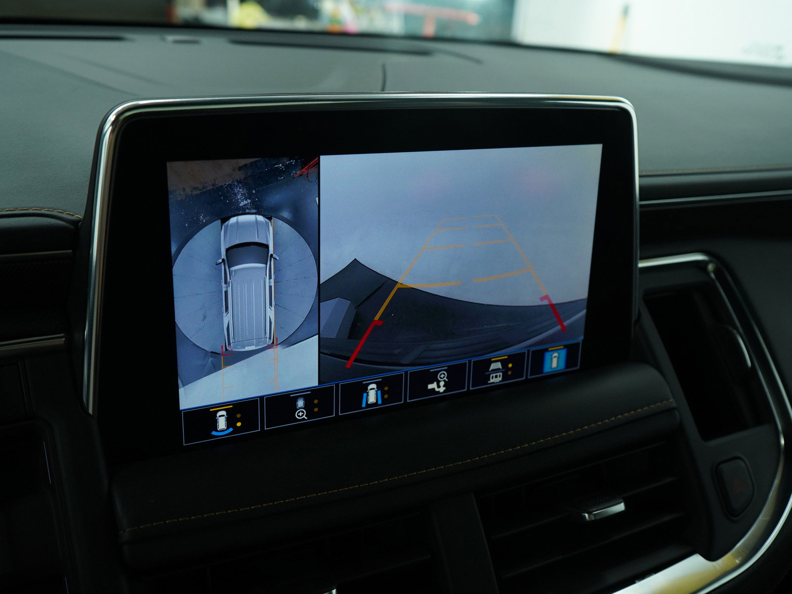 Used 2021 GMC Yukon AT4 image 26