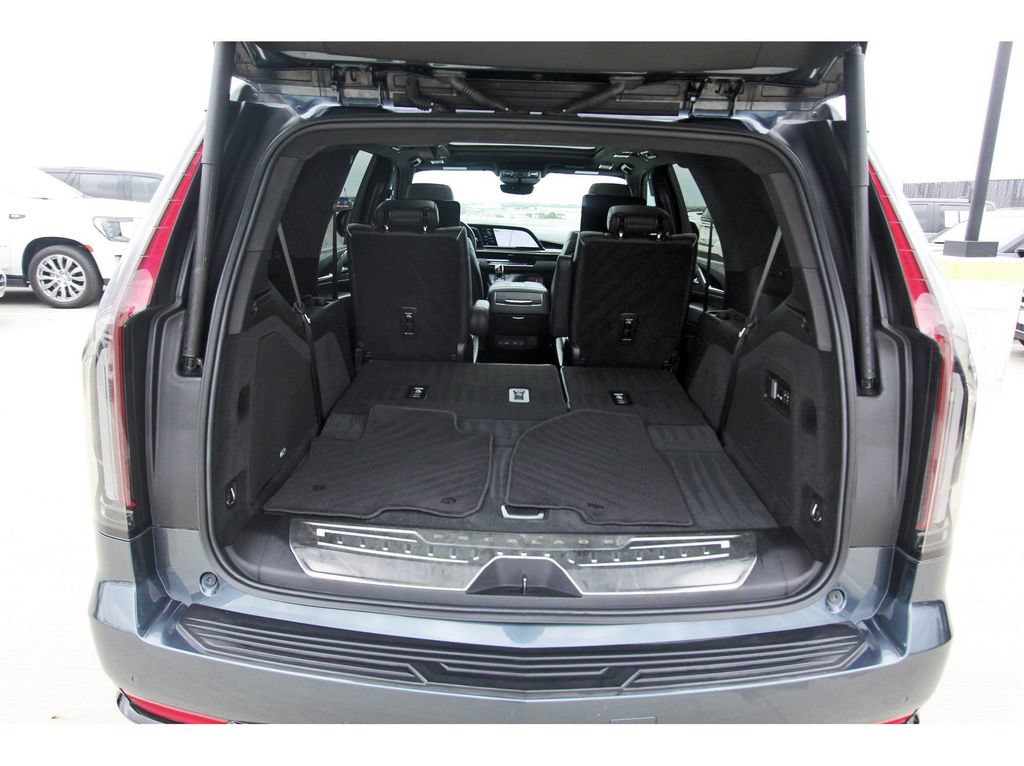 Used 2021 Cadillac Escalade Sport Platinum AWD/4WD image 31