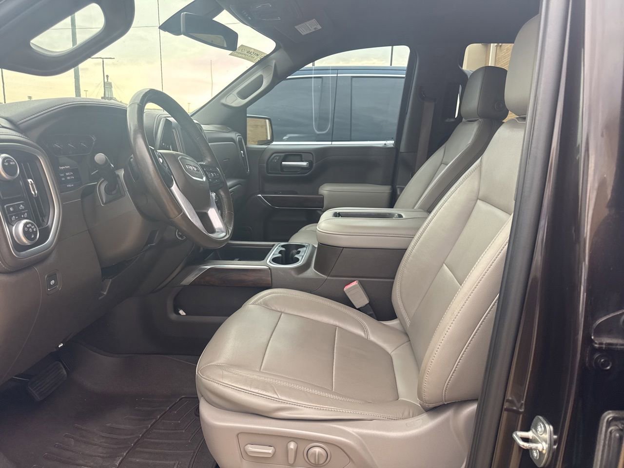 Used 2020 GMC Sierra 1500 SLT RWD image 8