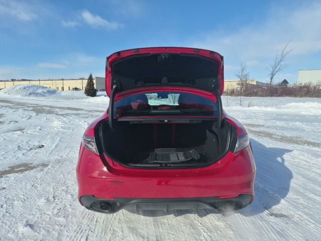 Used 2024 Alfa Romeo Giulia Veloce image 7