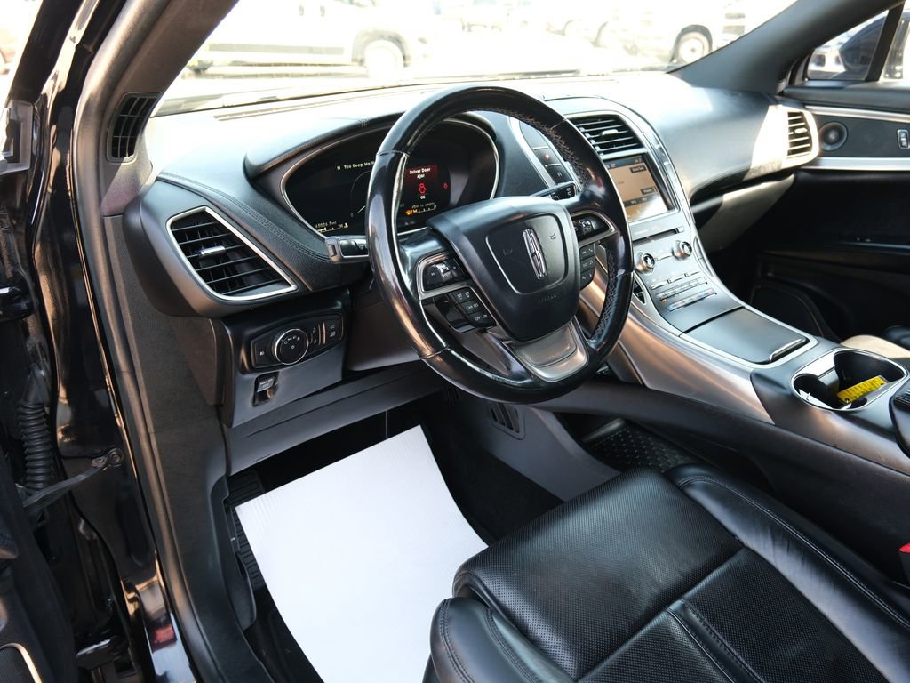Used 2019 Lincoln Nautilus Reserve image 3