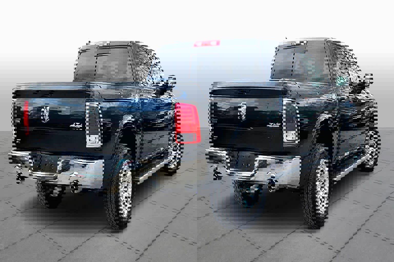 Used 2017 RAM 1500 Laramie w/ Convenience Group image 13