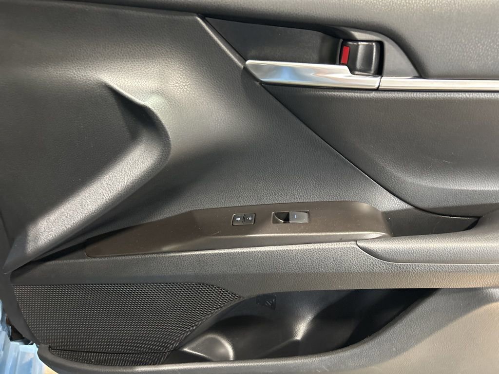 Used 2024 Toyota Camry SE image 37