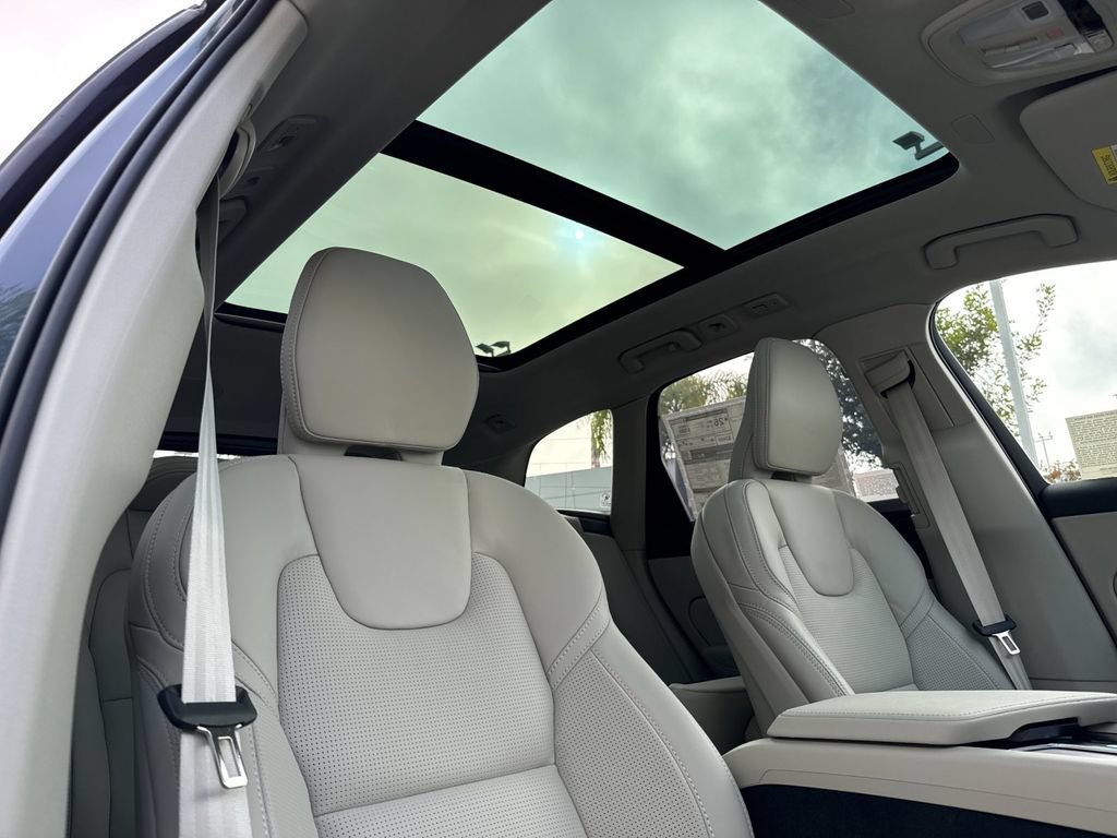 New 2026 Volvo XC60 B5 Ultra w/ Protection Package Premier AWD/4WD image 16
