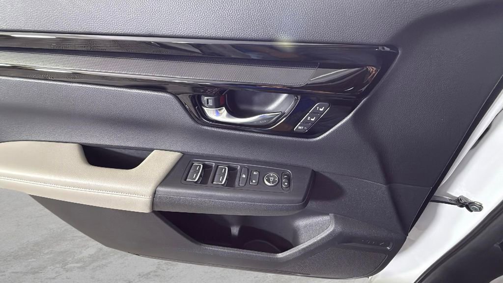 Used 2025 Honda CR-V EX-L image 24
