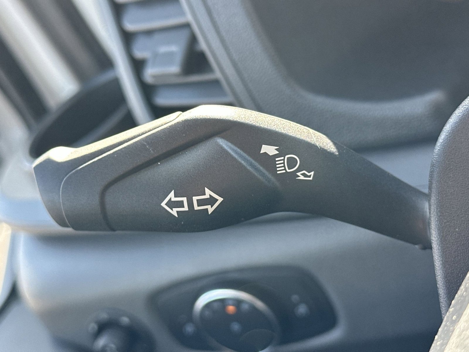 New 2026 Ford Transit 250 148 Medium Roof w/ Load Area Protection Package image 30