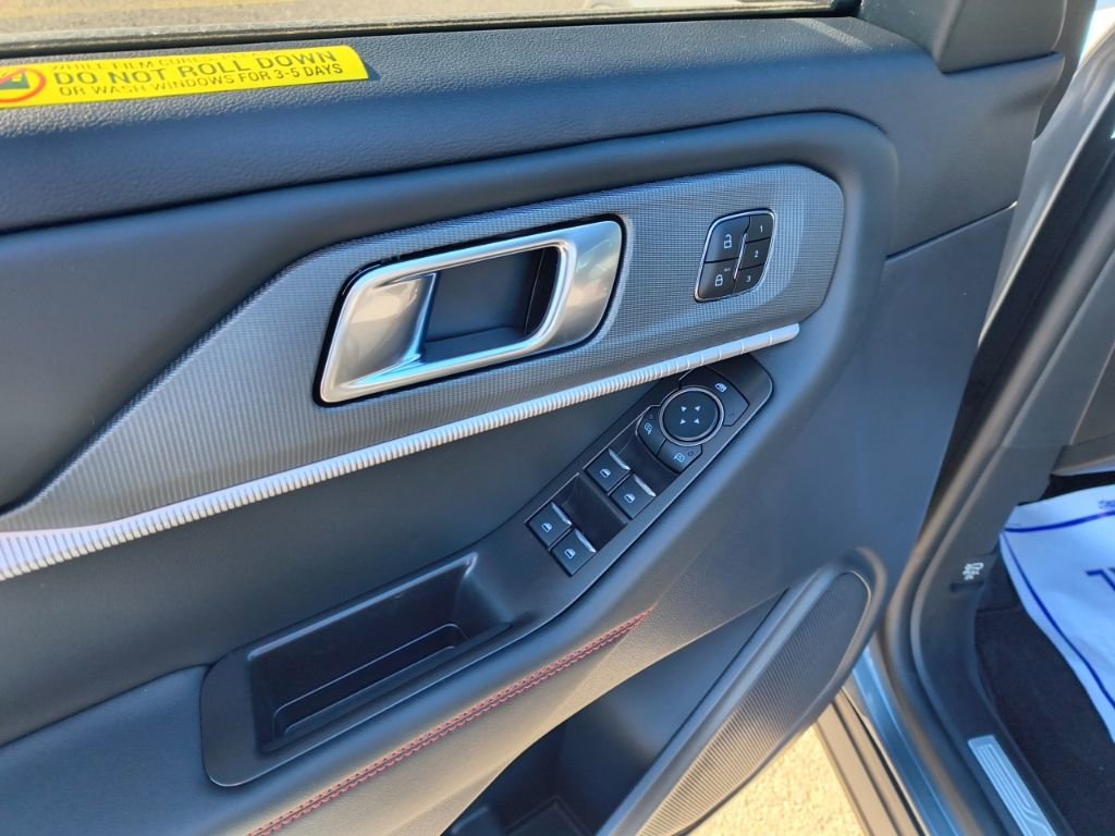 New 2026 Ford Explorer ST-Line w/ ST-Line Street Pack AWD/4WD image 16