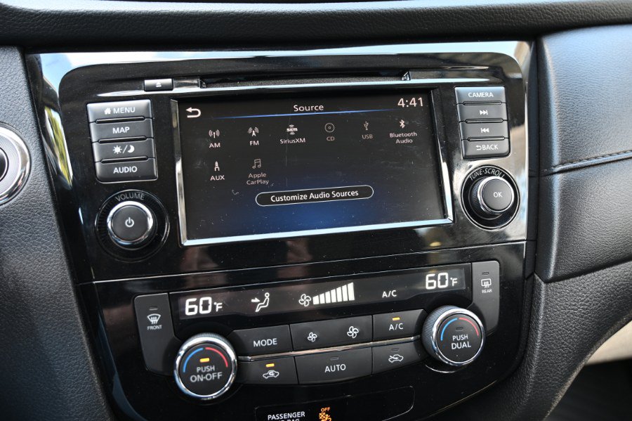 Used 2018 Nissan Rogue SV w/ Premium Package AWD/4WD image 21
