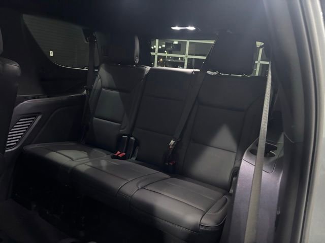 Used 2025 GMC Yukon XL Denali AWD/4WD image 32