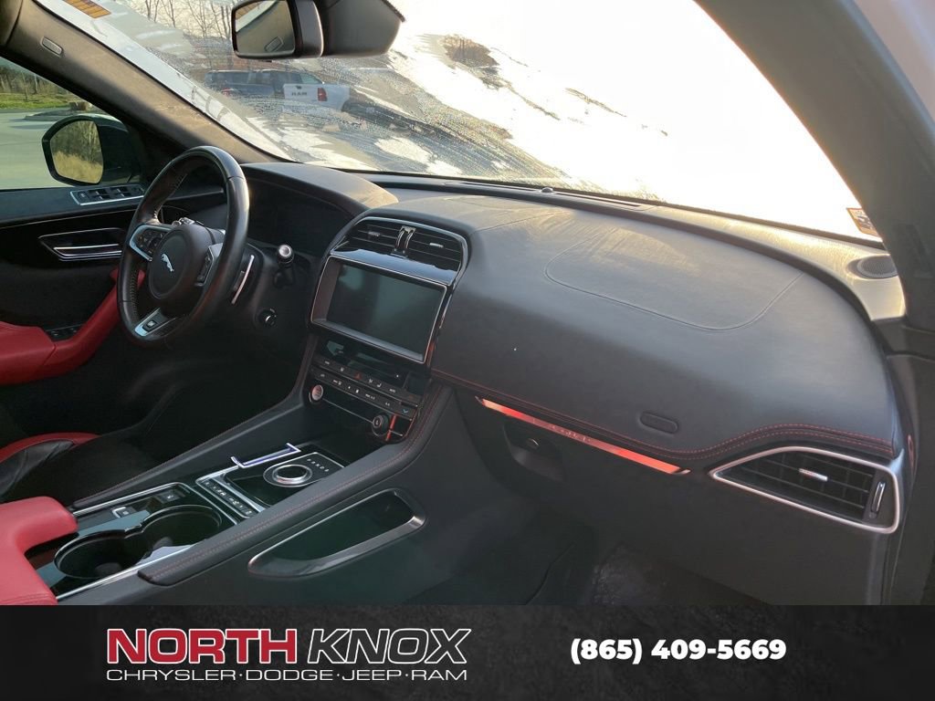 Used 2017 Jaguar F-PACE S image 11