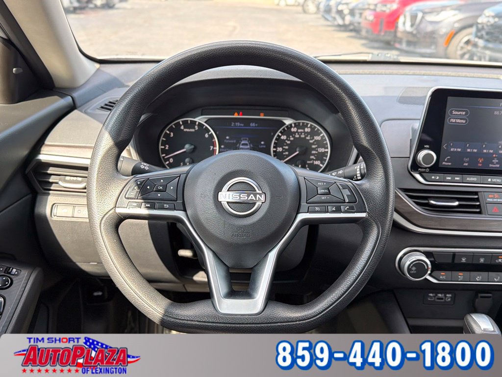 Used 2024 Nissan Altima 2.5 SV AWD/4WD image 16