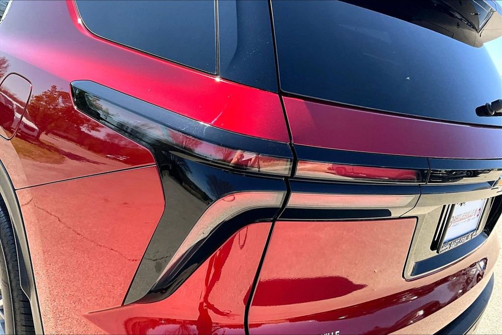 Used 2025 Chevrolet Traverse LT image 27