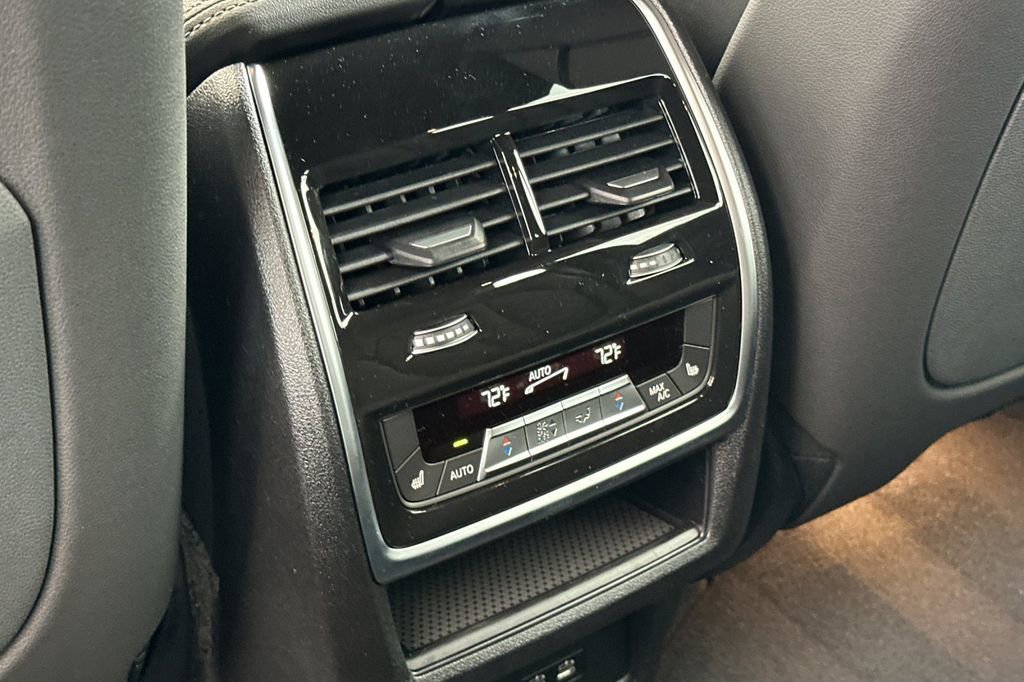 New 2026 BMW X5 sDrive40i w/ M Sport Package RWD image 13