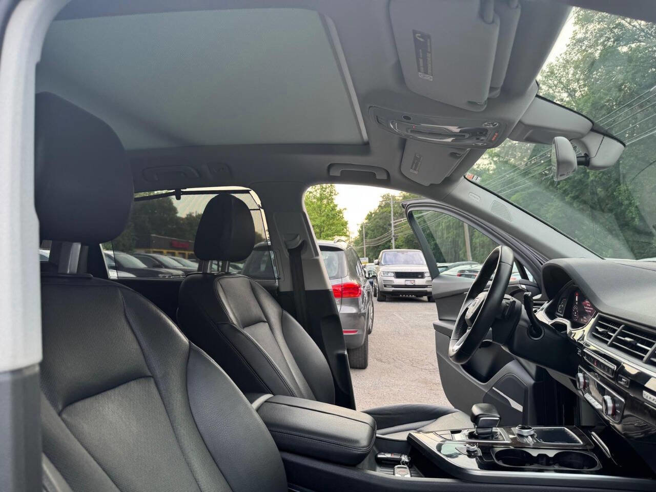 Used 2017 Audi Q7 3.0T Prestige image 31