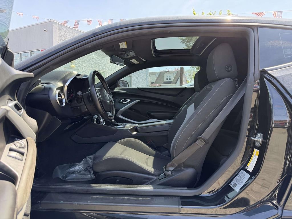 Used 2018 Chevrolet Camaro SS RWD image 14