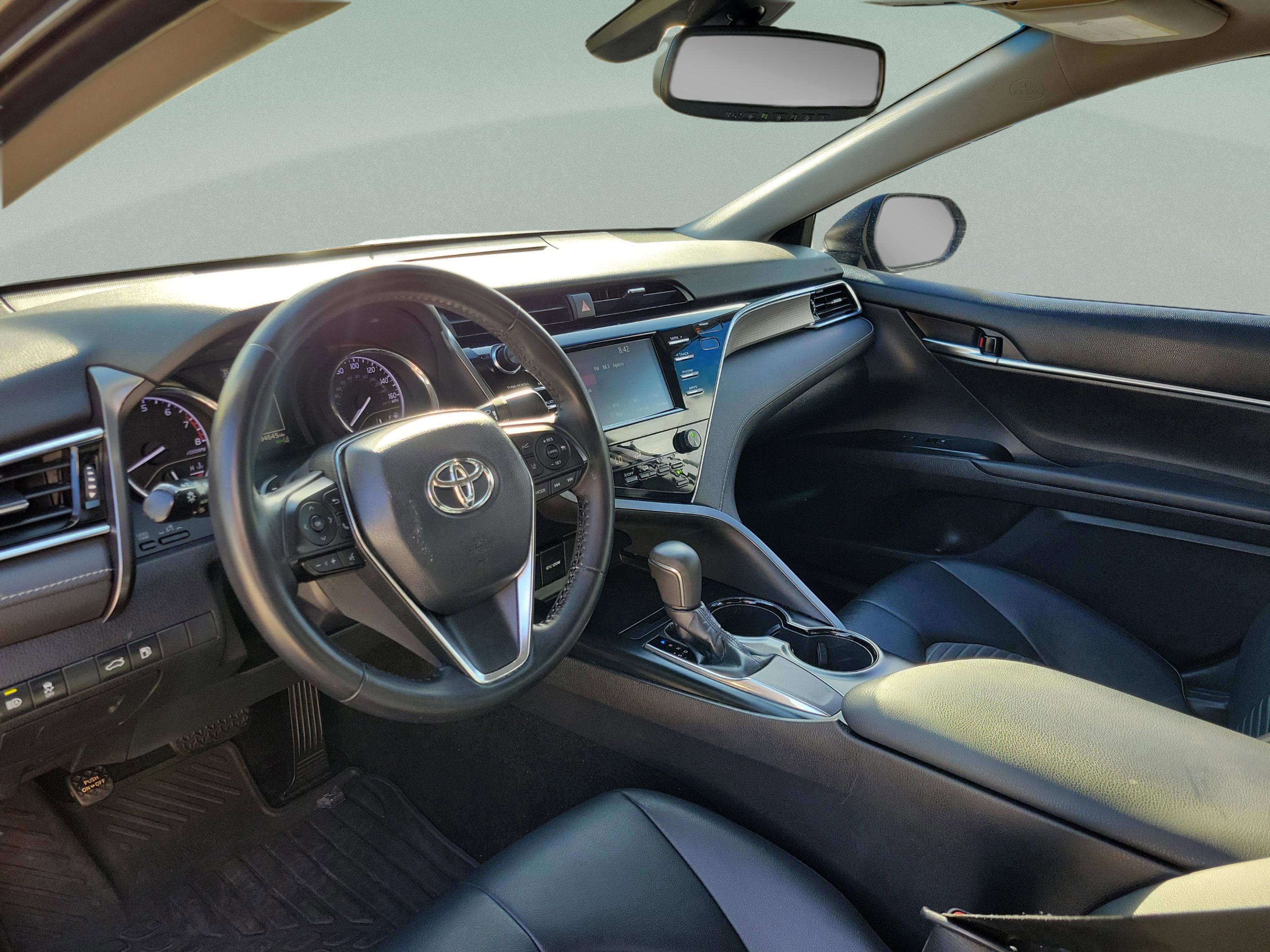 Used 2018 Toyota Camry SE w/ Moonroof Package FWD image 24