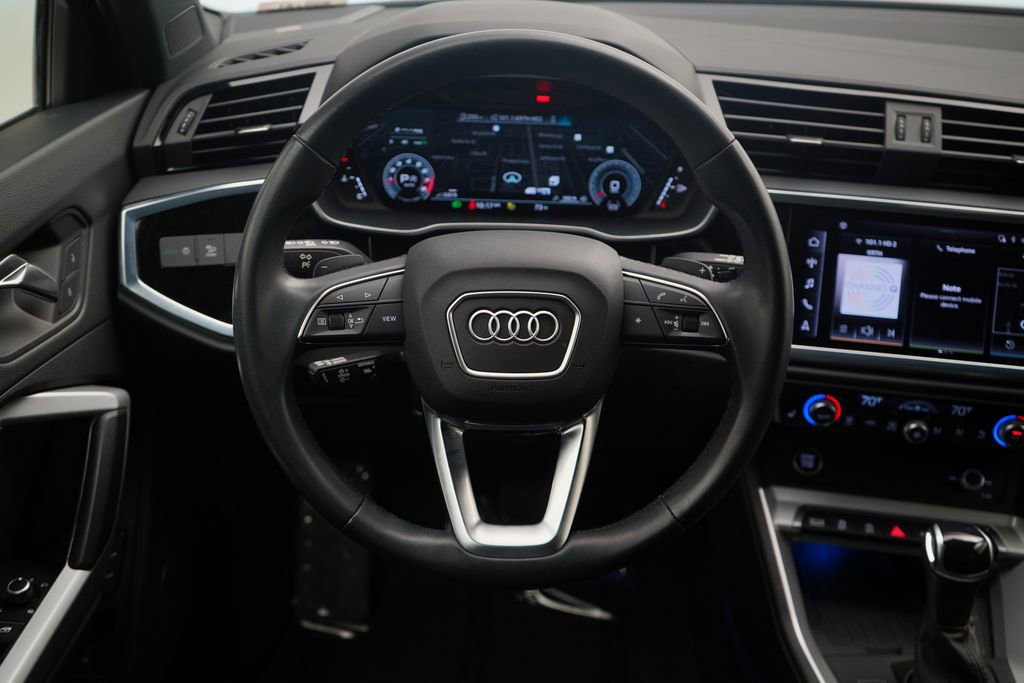 Used 2023 Audi Q3 2.0T Premium Plus w/ Premium Plus Package image 9