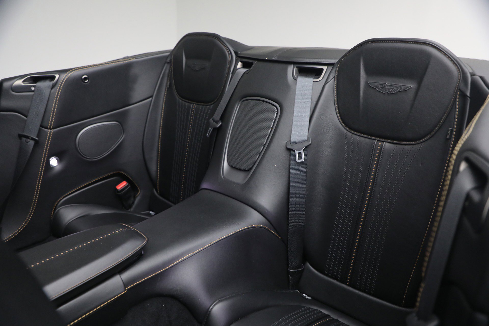 Used 2020 Aston Martin DB11 Volante image 34