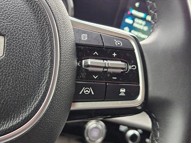 Used 2024 Kia Carnival EX FWD image 24