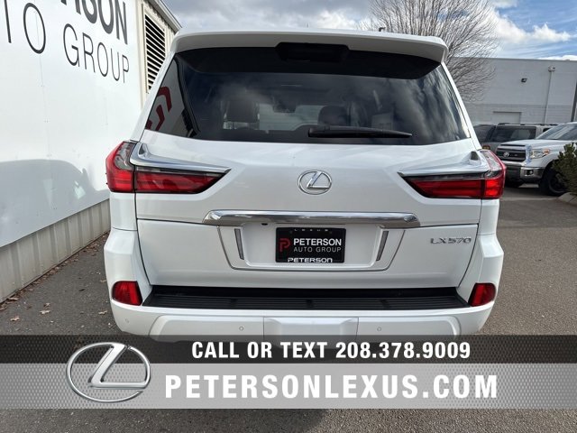 Used 2021 Lexus LX 570 4WD w/ 3rd Row & Luxury Pkg image 4