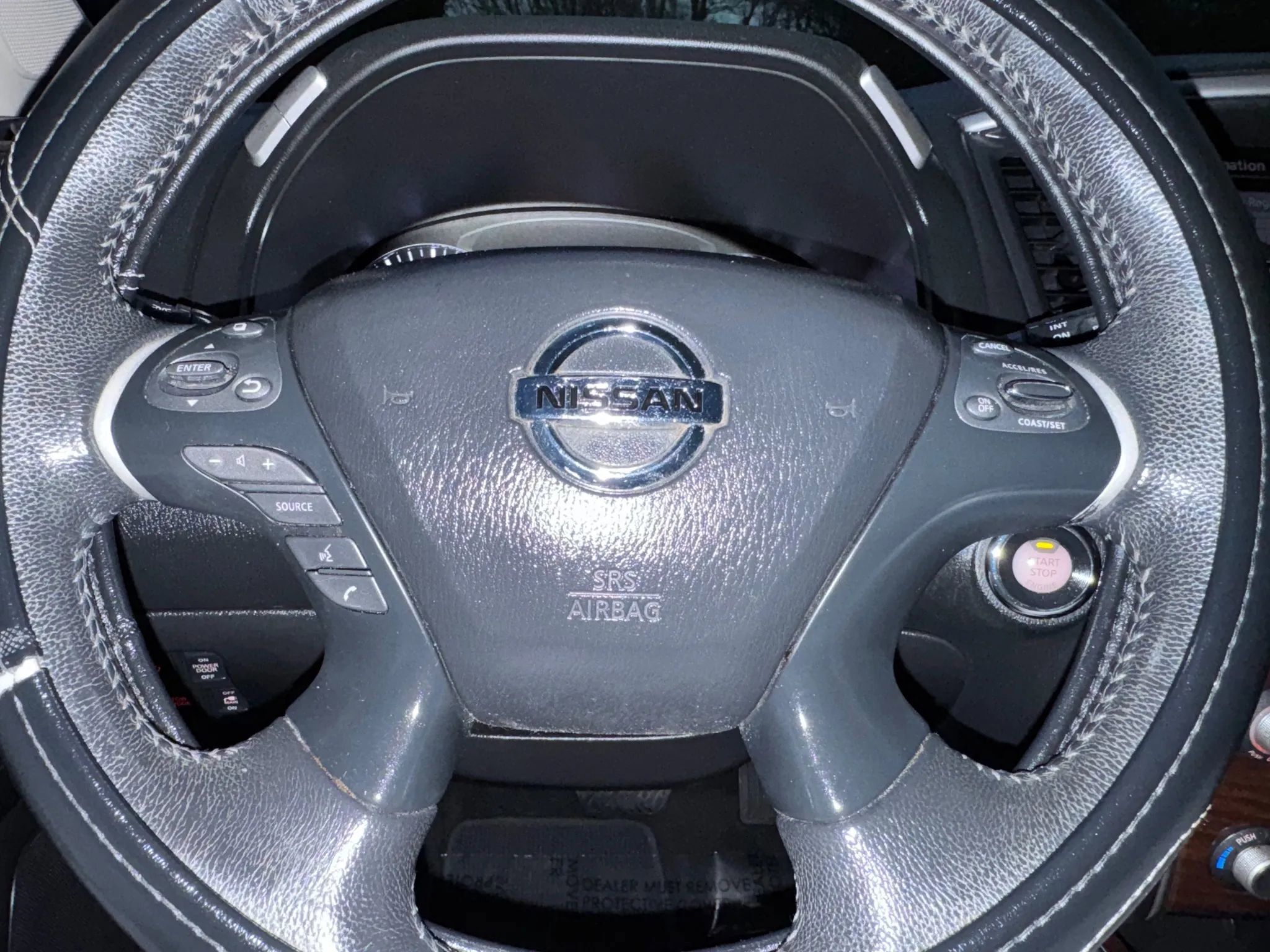 Used 2013 Nissan Pathfinder Platinum image 16