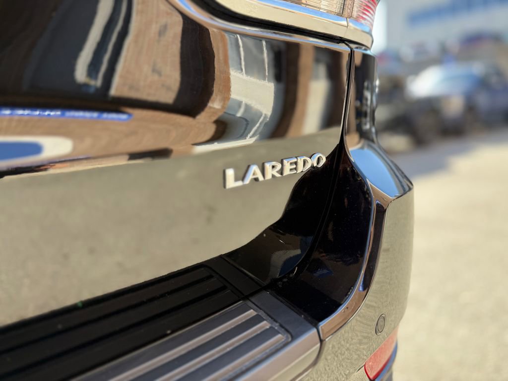 Used 2020 Jeep Grand Cherokee Laredo image 28