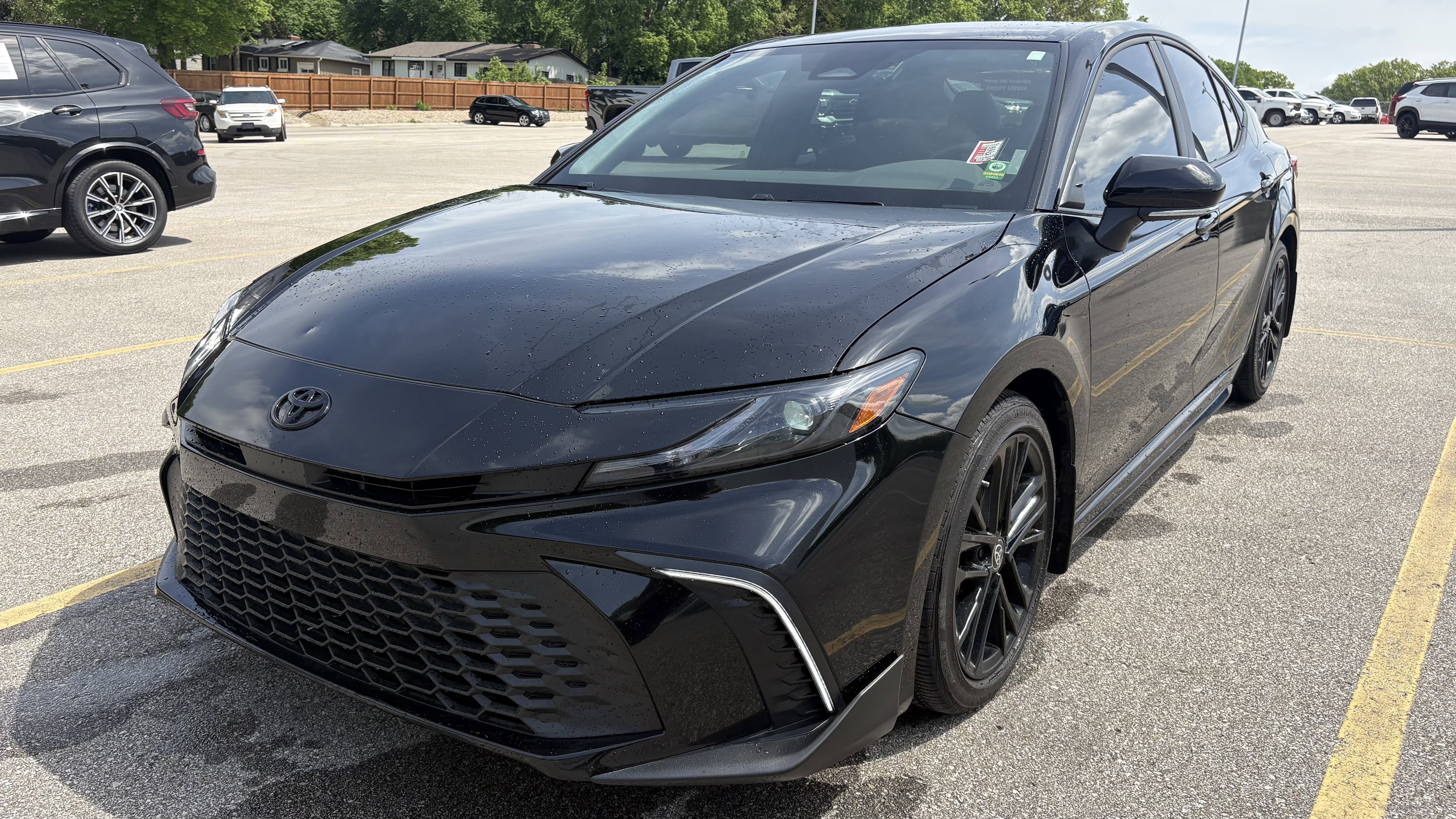 Used 2025 Toyota Camry SE w/ Convenience Package FWD image 5