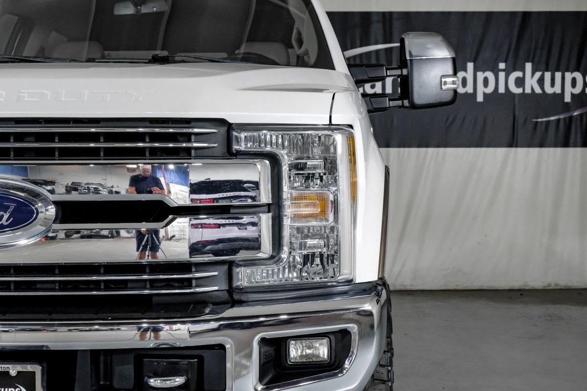 Used 2017 Ford F250 Lariat w/ Chrome Package image 39
