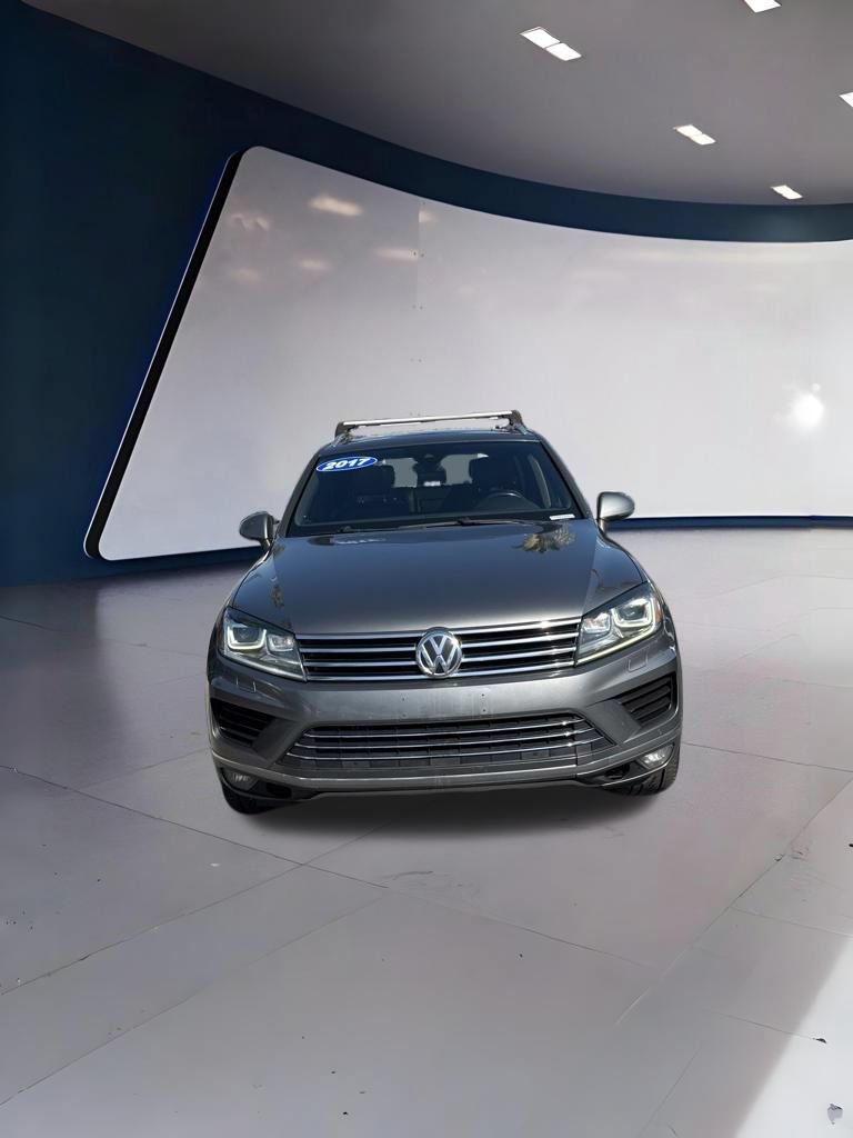 Used 2017 Volkswagen Touareg Wolfsburg Edition AWD/4WD image 6