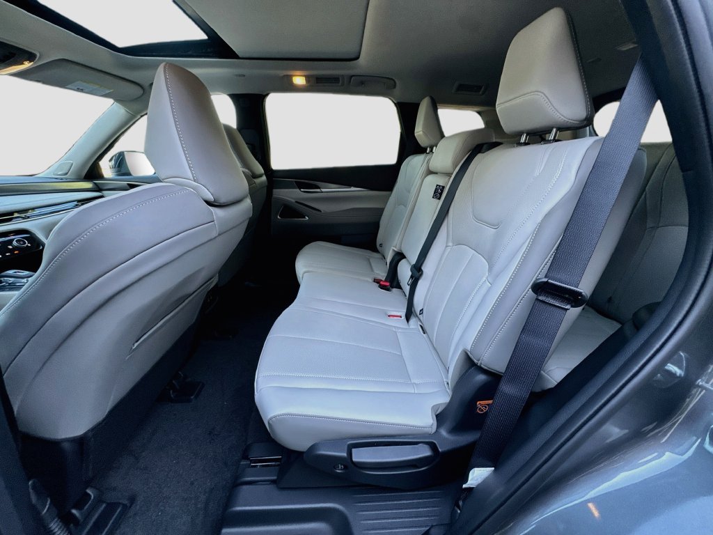 Used 2027 INFINITI QX60 Luxe w/ Cargo Package FWD image 27