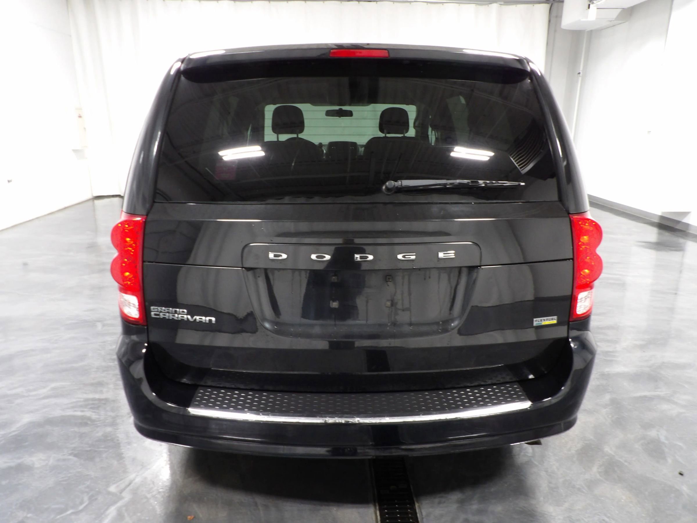 Used 2013 Dodge Grand Caravan SXT image 7