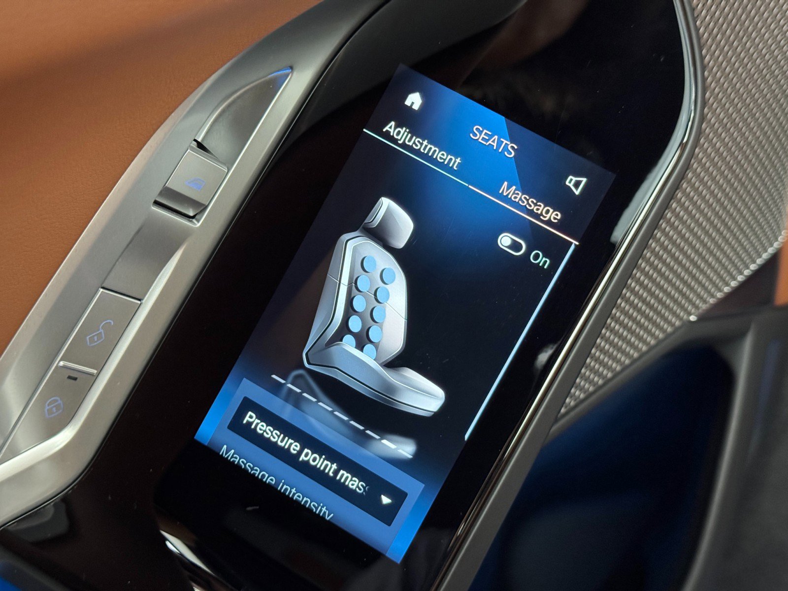 Used 2023 BMW i7 xDrive60 image 44